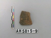 藏品(褐色粗砂陶片)的圖片